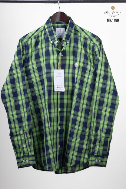 CAMISA AZUL MARINO / VERDE LIMÓN
