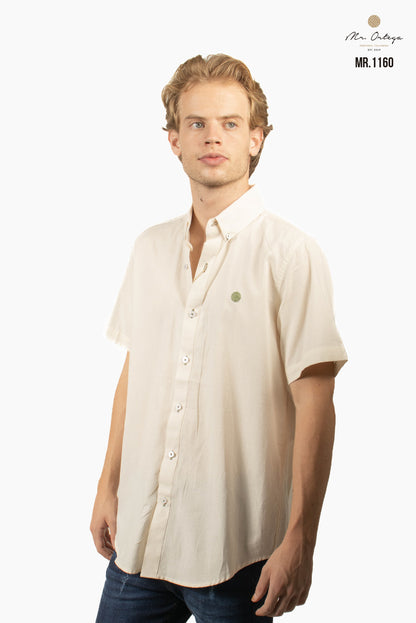 CAMISA LISA BEIGE MANGA CORTA LOGOTIPO OLIVO