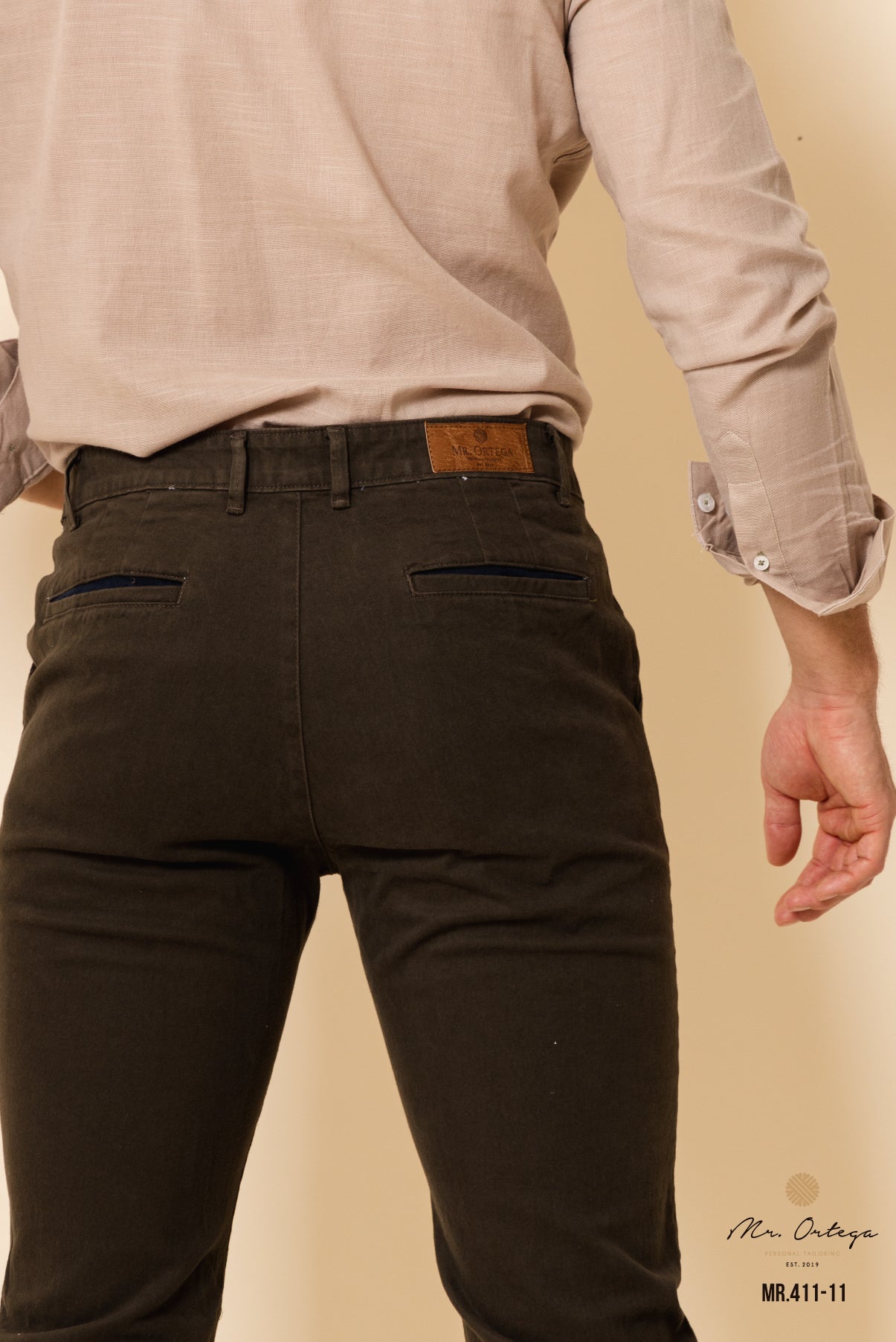 PANTALÓN GABARDINA OLIVO CORTE REGULAR