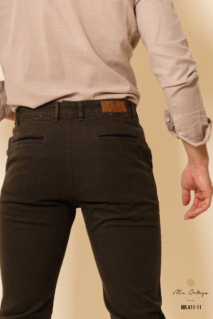 PANTALÓN GABARDINA OLIVO CORTE REGULAR